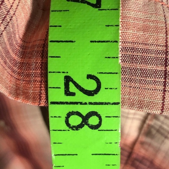 Mens Pink & Tan Short Sleeve Shirt. Size Medium. - Picture 4 of 6